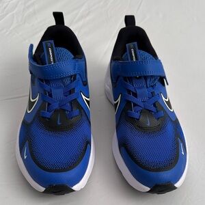 Nike Cosmic Runner blue black white kids running sneakers